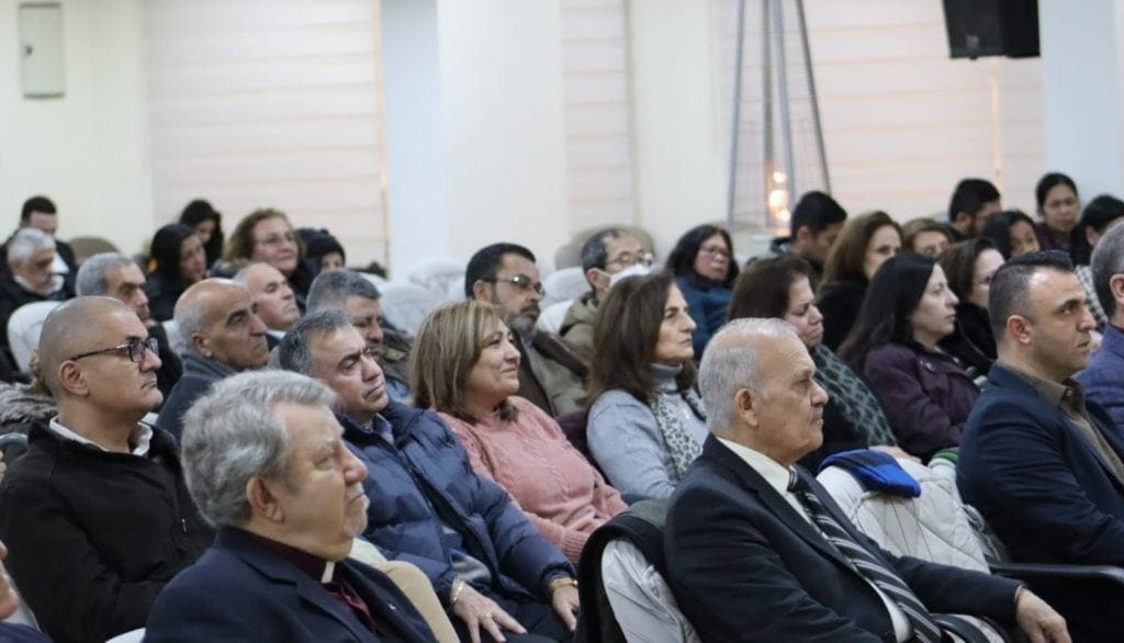 الحضور في الكنيسة الانجيلية الحرة في عمان